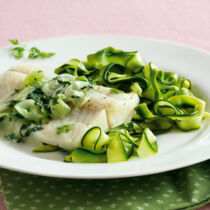 Gedämpfter Zander mit Kerbelrahm