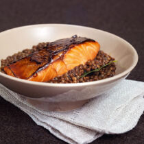 Linsentopf mit Lachs und Ingwer Linsentopf mit Lachs und Ingwer