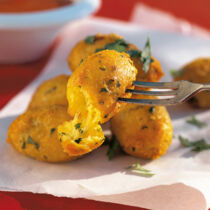 Eier-Käse-Bällchen in Tomatensauce Eier-Käse-Bällchen in Tomatensauce