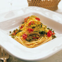 Spaghetti mit gerösteten Brotbröseln