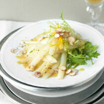 Schwarzwurzeln mit Orangen-Vanille-Vinaigrette Schwarzwurzeln mit Orangen-Vanille-Vinaigrette