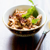 Pikanter lauwarmer Hühnerfleischsalat (Laab Gai)