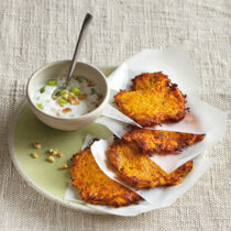 Möhrenpuffer mit Nussjoghurt Möhrenpuffer mit Nussjoghurt