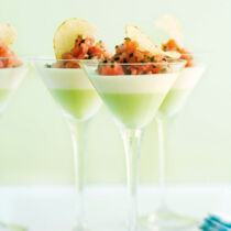 Spargel-Panna-cotta mit Räucherlachstatar