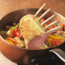 Gratiniertes Lammkarree mit Schmorgemüse Gratiniertes Lammkarree mit Schmorgemüse