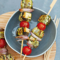 Zucchini-Tofu-Spieße Zucchini-Tofu-Spieße