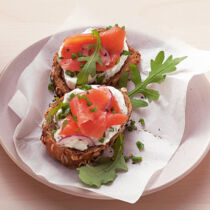 Meerrettich-Lachs-Schnittchen Meerrettich-Lachs-Schnittchen