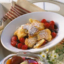 Kaiserschmarrn mit Sauerkirschen