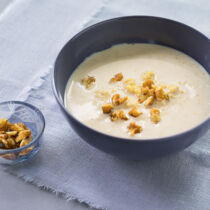 Hirsegrütze mit Walnüssen Hirsegrütze mit Walnüssen