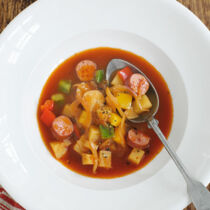 Soljanka mit Würstchen Soljanka mit Würstchen