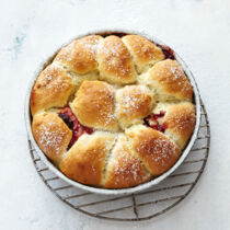 Buchteln mit Pflaumen Buchteln mit Pflaumen