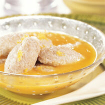 Buchweizennockerl in Aprikosensuppe Buchweizennockerl in Aprikosensuppe