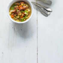 Erbsensuppe mit Gemüse Erbsensuppe mit Gemüse