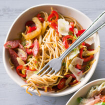 Mini-Salami-Spaghetti mit Fenchel