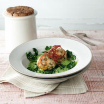 Steinpilzknödel mit Knusperzwiebeln