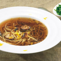 Klare Pilzsuppe