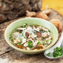 Glasnudelsuppe mit Schwein Glasnudelsuppe mit Schwein