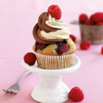 Donauwellen-Cupcakes mit Himbeeren