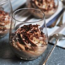 Marmorierter Haselnuss-Nougat-Pudding