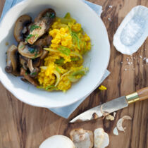 Fenchel-Safran-Risotto mit gebratenen Pilzen