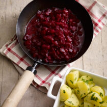 Rote-Bete-Pfanne mit Petersilienkartoffeln