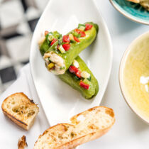 GEFÜLLTE PEPERONI MIT LACHSCREME GEFÜLLTE PEPERONI MIT LACHSCREME