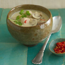 Limettenfrische Hähnchen-Kokos-Suppe