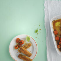 Zucchini-Kroketten mit Ofentomaten