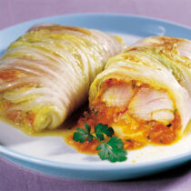 Fischstücke in Chinakohl