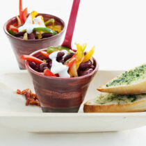 Chilibohnen mit Knoblauchbrot Chilibohnen mit Knoblauchbrot