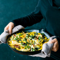 Käsespätzle-Pfanne mit Mangold Käsespätzle-Pfanne mit Mangold
