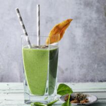 Fitness-Smoothie  mit Chia, Hanf und Spinat