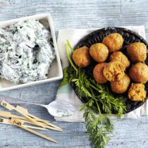Möhrenbällchen mit Spinat-Dip Möhrenbällchen mit Spinat-Dip