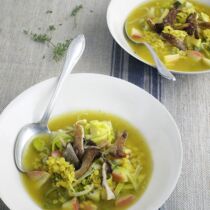 Linsensuppe mit gebratenen Austernpilzen