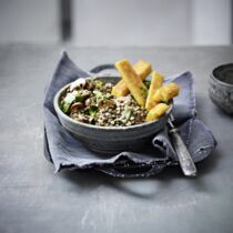 Linsenragout mit Polenta-streifen Linsenragout mit Polenta-streifen