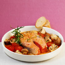 Lachskoteletts mit Tomaten-Pilzen