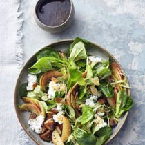 Fitness-Salat mit Hüttenkäse Fitness-Salat mit Hüttenkäse