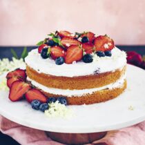 Gefüllte Biskuittorte Gefüllte Biskuittorte