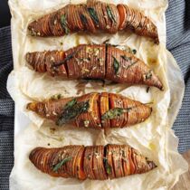 Süßkartoffel- Hasselback mit Salbei