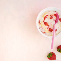 Hafer-Milch-Brei mit Obst Hafer-Milch-Brei mit Obst