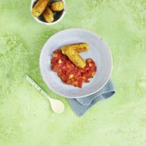 Gemüsestangen mit Paprikasalsa Gemüsestangen mit Paprikasalsa