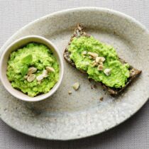 Erbsen-Basilikum-Erdnusscreme Erbsen-Basilikum-Erdnusscreme