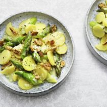 Kartoffelsalat mit Walnüssen