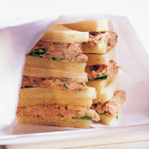 Tramezzini mit Tunfischcreme Tramezzini mit Tunfischcreme