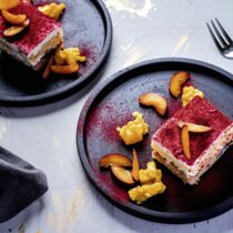 Pflaumen-Tiramisu mit Sharon-Vanille-Kompott Pflaumen-Tiramisu mit Sharon-Vanille-Kompott