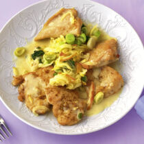 Rahmschnitzel mit Apfellauch