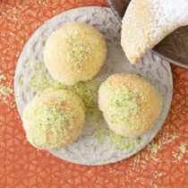 Gefüllte Mandelkugeln Gefüllte Mandelkugeln