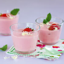 Erdbeercreme mit weißer Schokolade