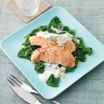 Gedämpfter Lachs auf Spinat Gedämpfter Lachs auf Spinat