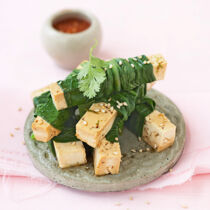 Tofu-Pak-Choi-Wraps mit Chilidip